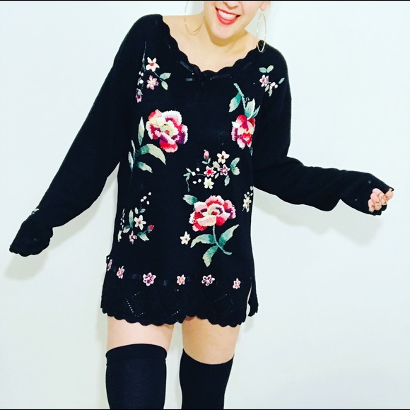 Vintage Sweaters - VTG Rose Floral Embroidered Sweater